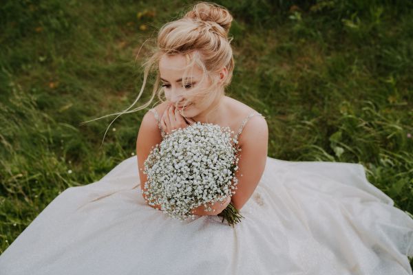 panna młoda, wianek ślubny, fryzura ślubna, Marzena Bezubik fotograf